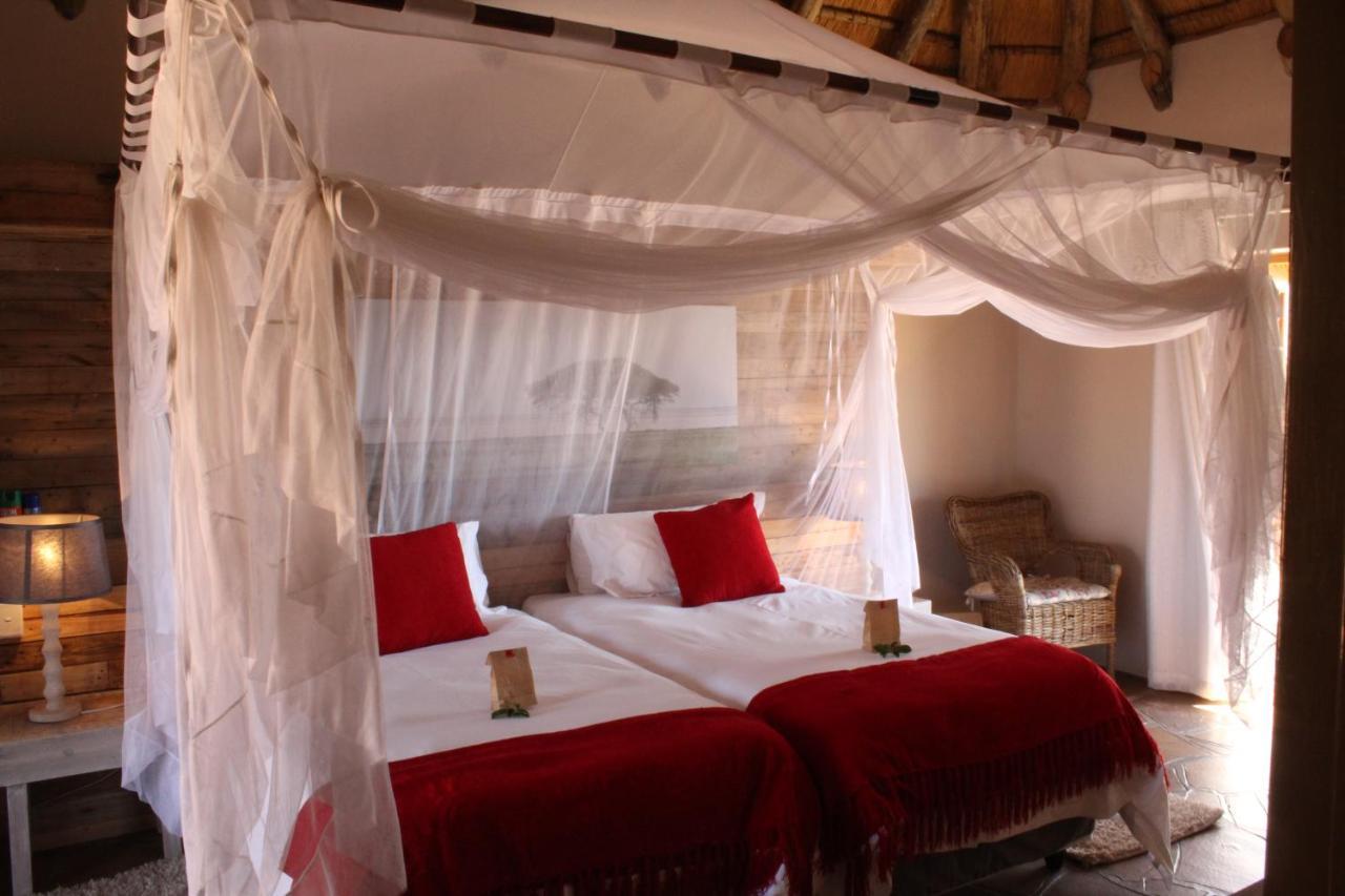 Okutala Etosha Lodge Outjo Bagian luar foto