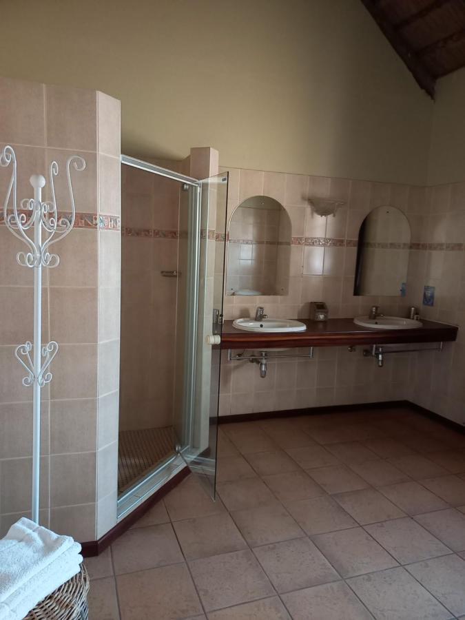 Okutala Etosha Lodge Outjo Bagian luar foto